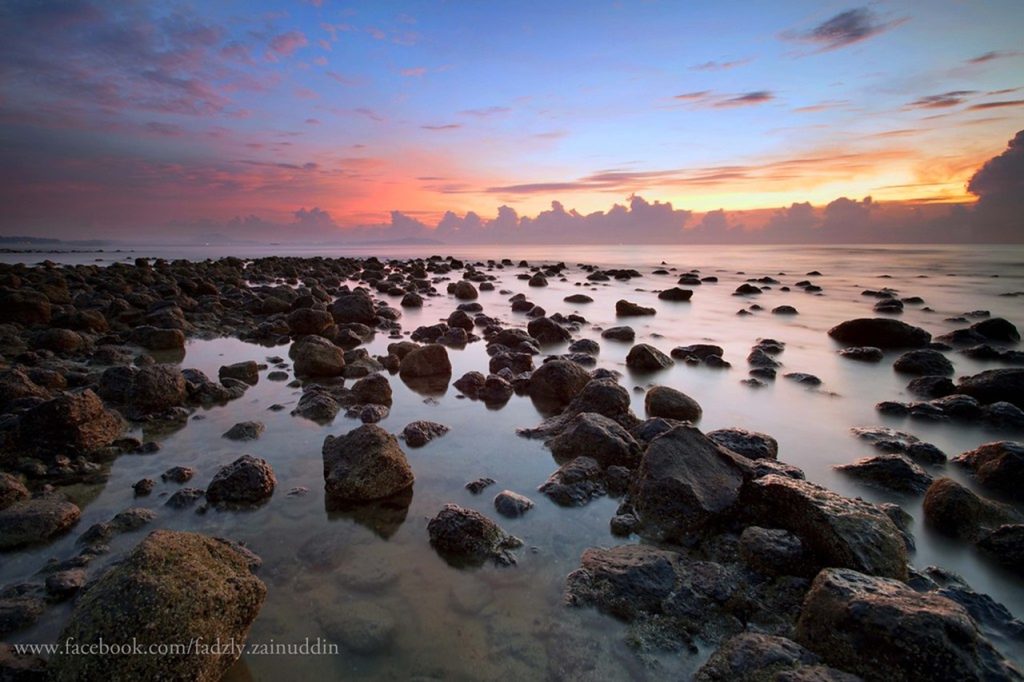 anorama Sawah Terasering yang Menawan: Harmoni Alam dan Jejak Kearifan Lokal