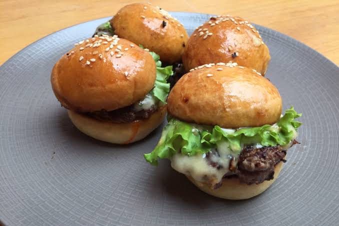 Variasi Burger dengan Isian Unik untuk Pengalaman Kuliner Berbeda